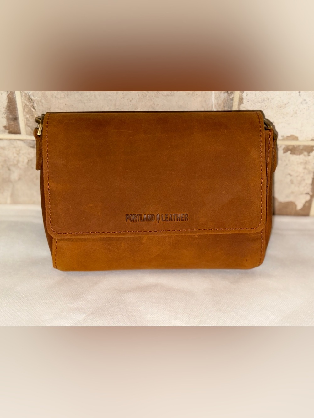 Portland Leather Metro crossbody bag Dakota *retired* Rare find!